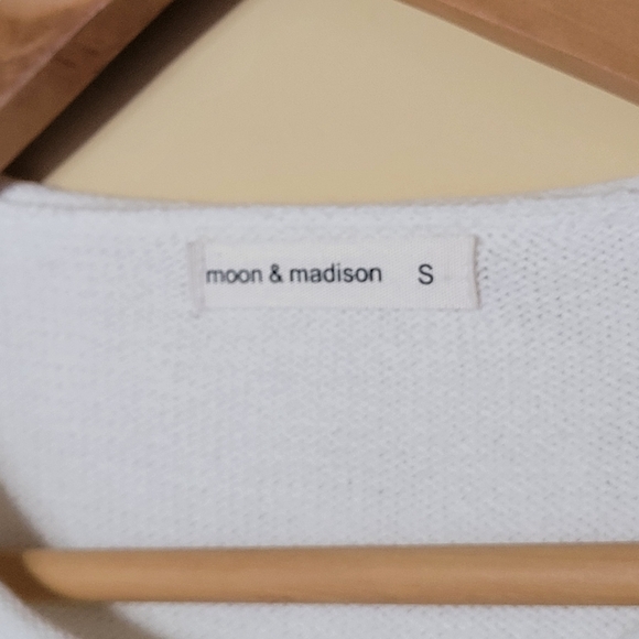 White 'Salty' Graphic Sweater - Picture 3 of 7